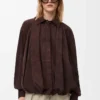 Camicia drappeggiata in pelle scamosciata di capra marrone Camicia drappeggiata in pelle scamosciata di capra marrone
