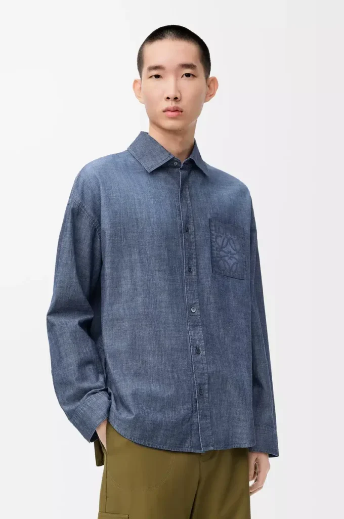 Camicia in cotone blu lavato Camicia in cotone blu lavato