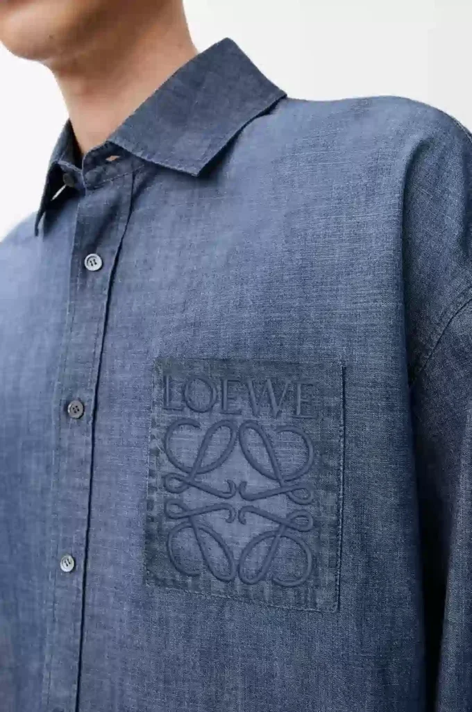 Camicia in cotone blu lavato Camicia in cotone blu lavato