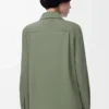 Camicia in viscosa elasticizzata verde kaki chiaro Camicia in viscosa elasticizzata verde kaki chiaro
