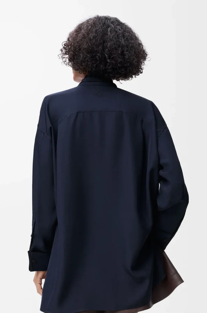 Camicia sciarpa in seta blu navy