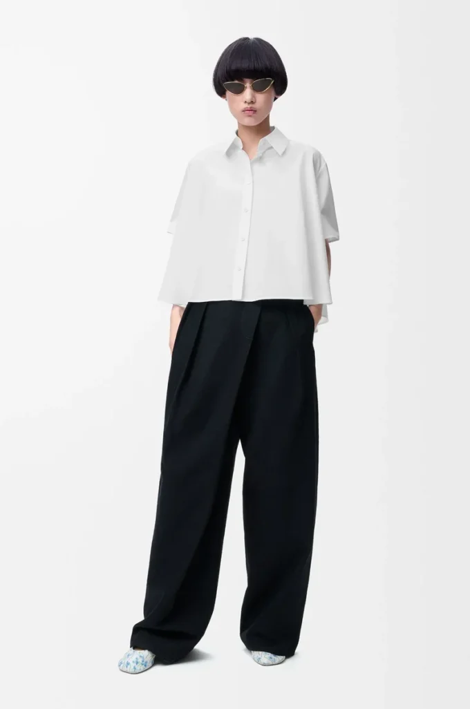 Camicia trapezio a maniche corte in cotone bianco Camicia trapezio a maniche corte in cotone bianco