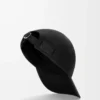Cappellino con patch L in cotone nero Cappellino con patch L in cotone nero