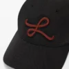 Cappellino con patch L in cotone nero Cappellino con patch L in cotone nero