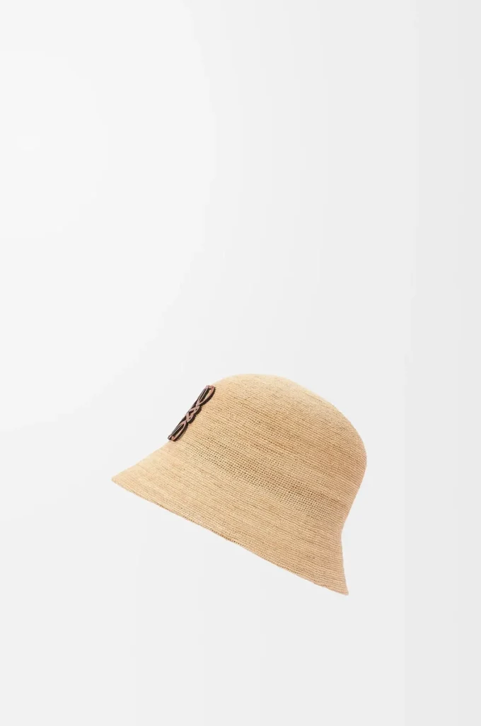 Cappello a secchiello in rafia e pelle di vitello naturale
