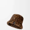 Cappello a secchiello in shearling stampato Beige/Marrone