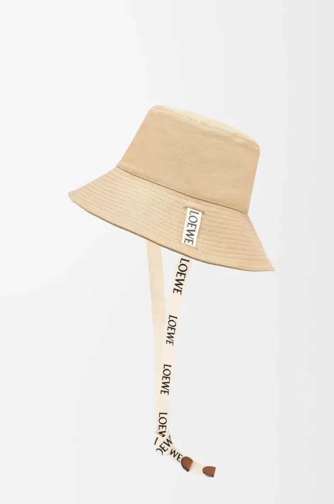 Cappello da pescatore in tela color sabbia