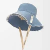 Cappello da pescatore sfrangiato in denim e pelle di vitello Denim blu Cappello da pescatore sfrangiato in denim e pelle di vitello Denim blu