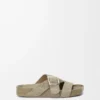 Ciabatta con fibbia in camoscio spazzolato verde kaki Ciabatta con fibbia in camoscio spazzolato verde kaki