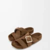 Ciabatta con fibbia in pelle scamosciata marrone Ciabatta con fibbia in pelle scamosciata marrone