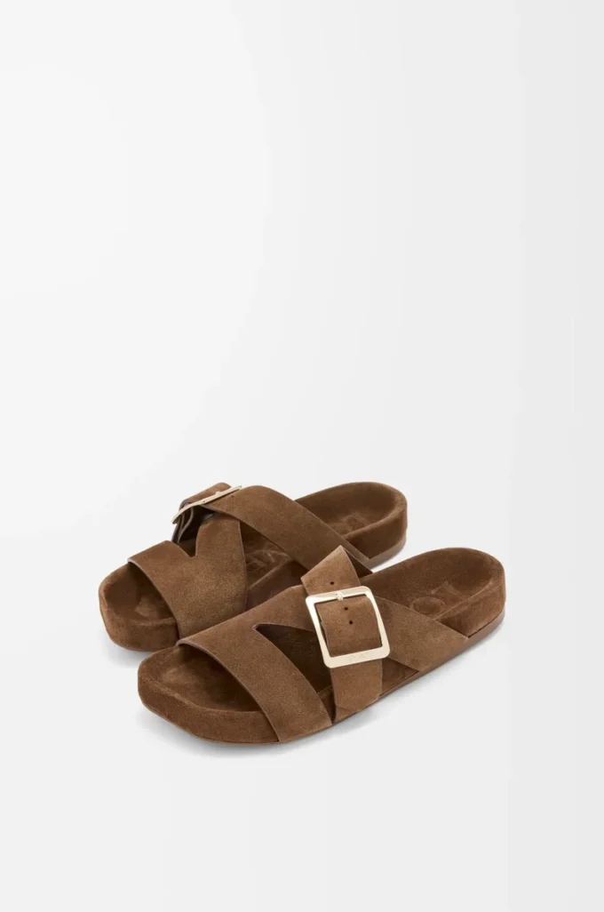 Ciabatta con fibbia in pelle scamosciata marrone Ciabatta con fibbia in pelle scamosciata marrone