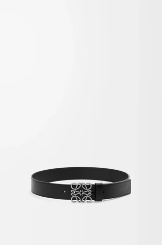 Cintura Anagram larga in morbida pelle di vitello martellata Nero/Vintage Palladium