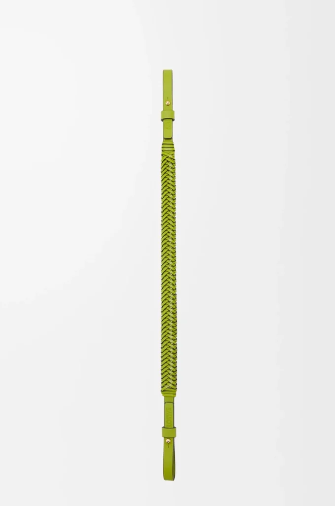 Cinturino corto Arrow in pelle di vitello verde prato Cinturino corto Arrow in pelle di vitello verde prato