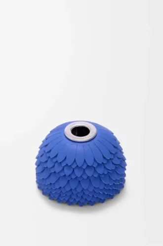 Ciondolo a forma di fiore in pelle di vitello blu mare