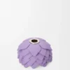 Ciondolo a forma di piccolo fiore in pelle di vitello color malva Ciondolo a forma di piccolo fiore in pelle di vitello color malva