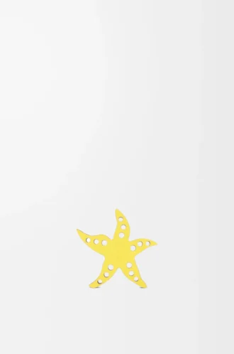Dadi a forma di stella marina in pelle di vitello giallo/marrone chiaro