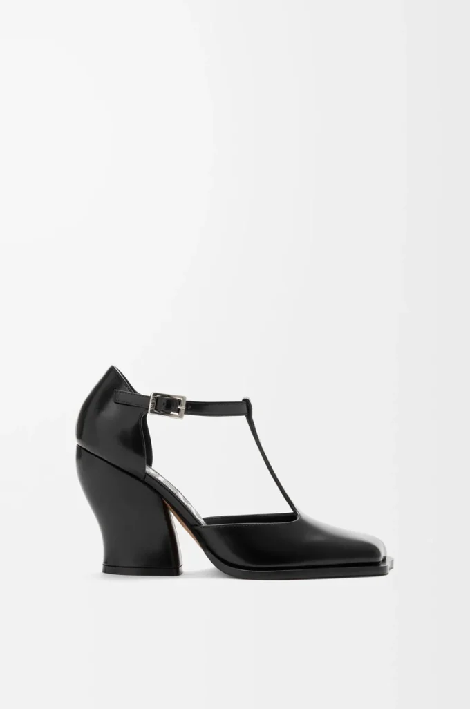 Décolleté con cinturino a T Onda in pelle di vitello spazzolata Nero Décolleté con cinturino a T Onda in pelle di vitello spazzolata Nero
