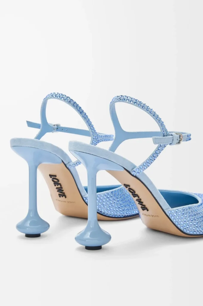 Décolleté con cinturino alla caviglia Toy in camoscio impreziosito da strass Baby Blue Décolleté con cinturino alla caviglia Toy in camoscio impreziosito da strass Baby Blue