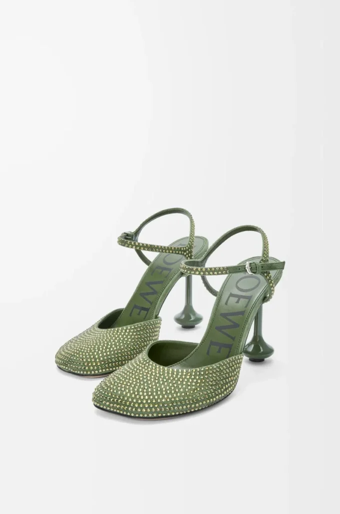 Décolleté con cinturino alla caviglia Toy in camoscio impreziosito da strass verde militare Décolleté con cinturino alla caviglia Toy in camoscio impreziosito da strass verde militare