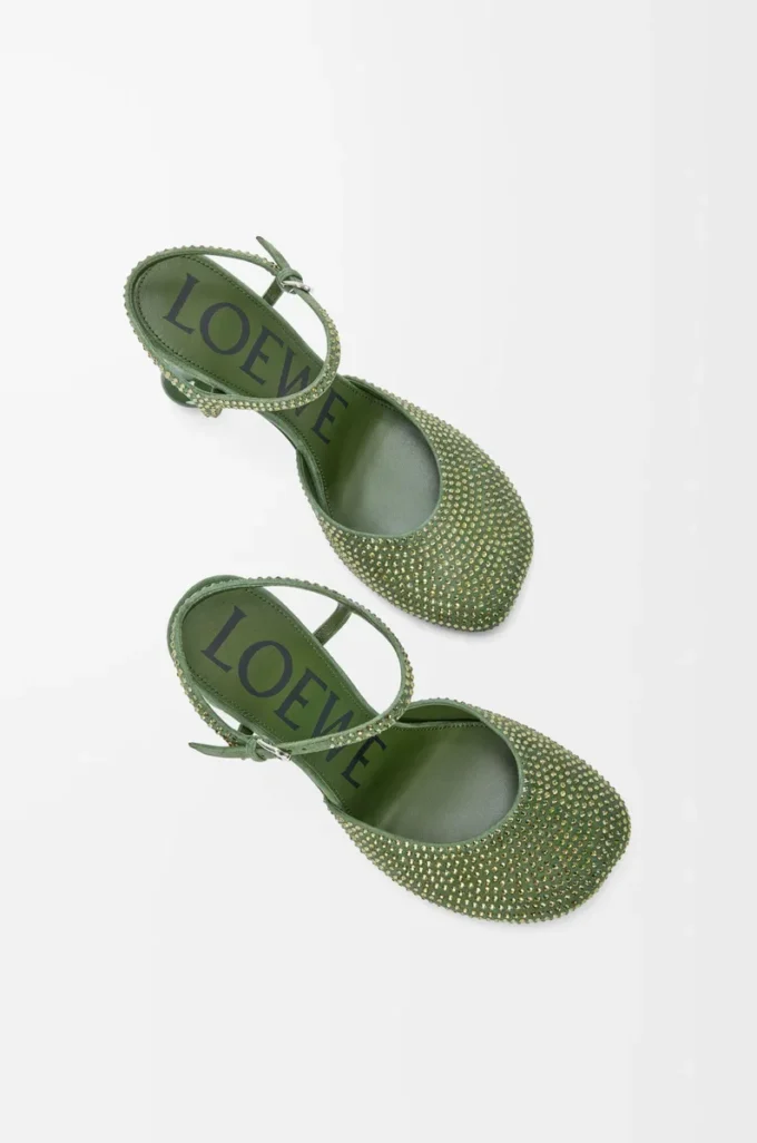 Décolleté con cinturino alla caviglia Toy in camoscio impreziosito da strass verde militare Décolleté con cinturino alla caviglia Toy in camoscio impreziosito da strass verde militare