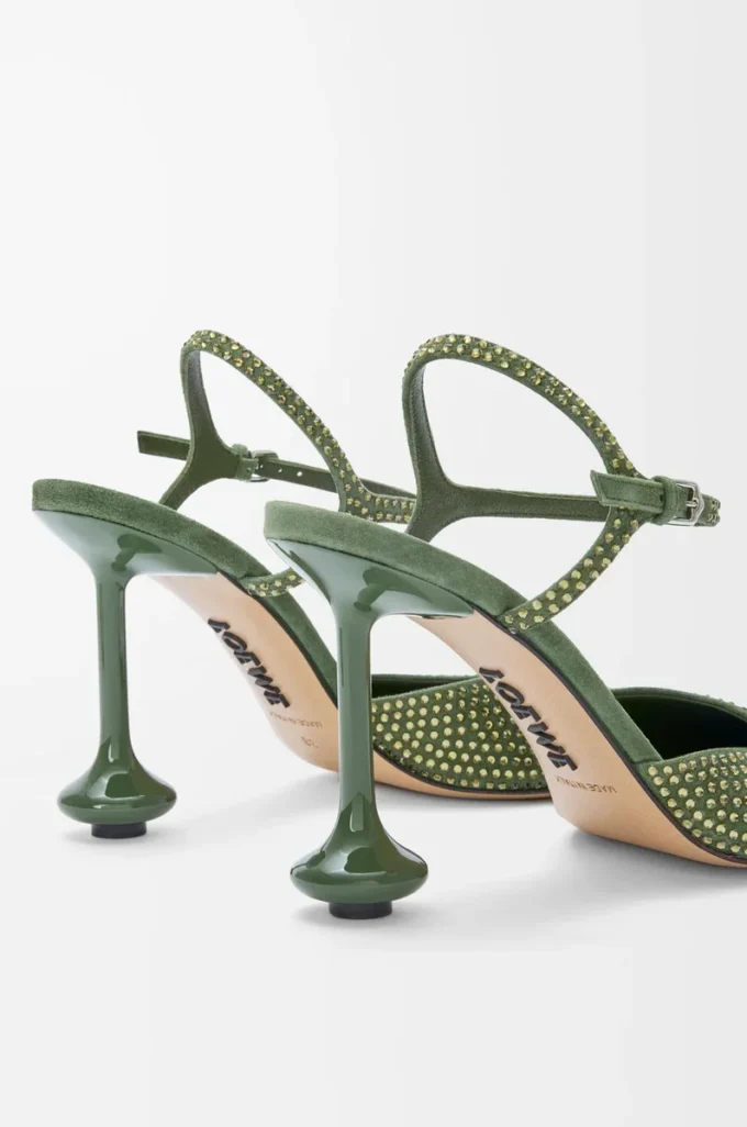 Décolleté con cinturino alla caviglia Toy in camoscio impreziosito da strass verde militare Décolleté con cinturino alla caviglia Toy in camoscio impreziosito da strass verde militare