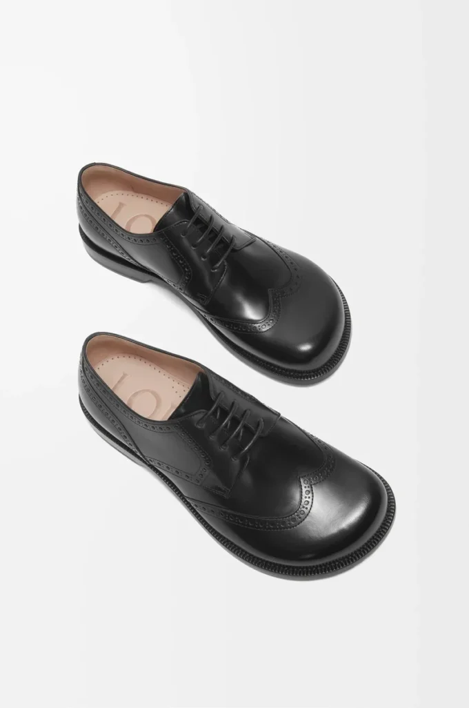 Derby brogue Campo in pelle di vitello spazzolata Nero Derby brogue Campo in pelle di vitello spazzolata Nero
