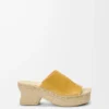 Espadrillas con plateau a petalo in pelle di vitello conciata al vegetale color ocra Espadrillas con plateau a petalo in pelle di vitello conciata al vegetale color ocra