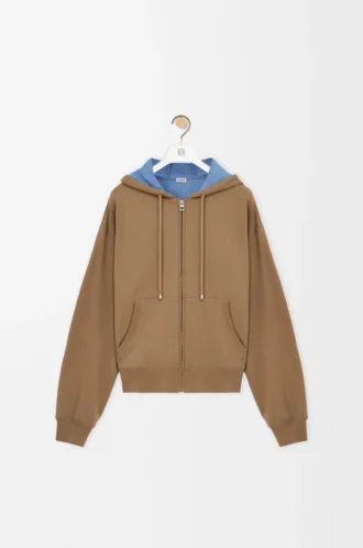 felpa con cappuccio e zip in cotone beige blu 1 330x498 - Felpa con cappuccio e zip in cotone beige/blu