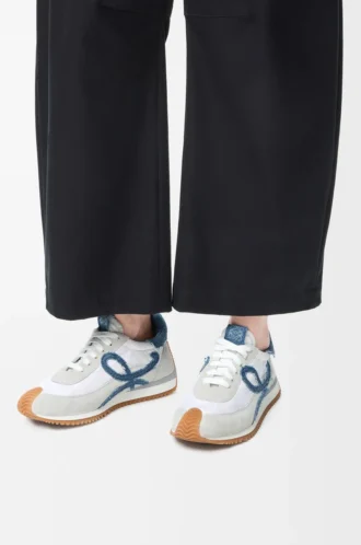 Flow Runner 2.0 in nylon e pelle scamosciata Bianco/Denim chiaro