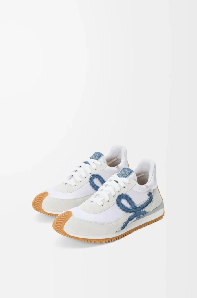 Flow Runner 2.0 in nylon e pelle scamosciata Bianco/Denim chiaro Flow Runner 2.0 in nylon e pelle scamosciata Bianco/Denim chiaro