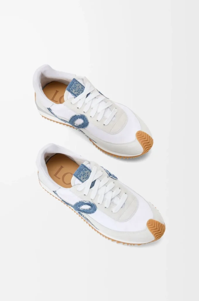 Flow Runner 2.0 in nylon e pelle scamosciata Bianco/Denim chiaro Flow Runner 2.0 in nylon e pelle scamosciata Bianco/Denim chiaro