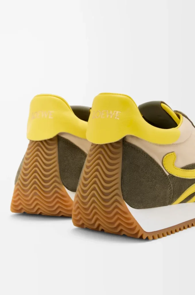 Flow Runner 2.0 in nylon e pelle scamosciata Crema/Giallo/Verde oliva Flow Runner 2.0 in nylon e pelle scamosciata Crema/Giallo/Verde oliva