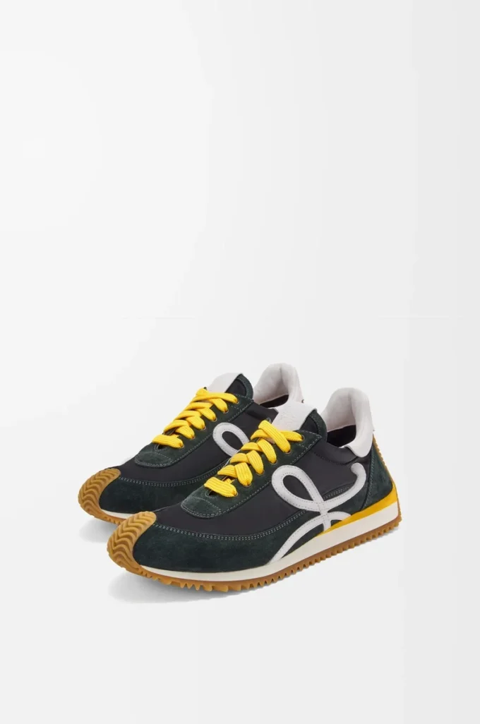 Flow Runner 2.0 in nylon e pelle scamosciata Nero/Bianco/Kaki Flow Runner 2.0 in nylon e pelle scamosciata Nero/Bianco/Kaki