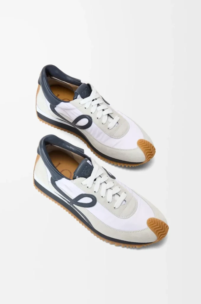 Flow Runner in nylon e pelle scamosciata blu antracite/bianco