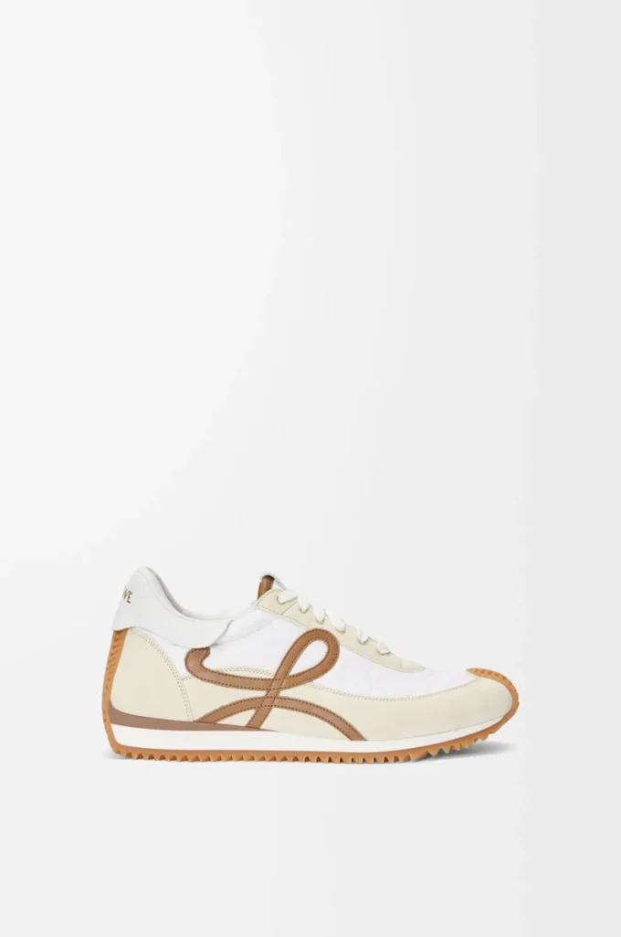 Flow Runner in nylon e pelle scamosciata color cioccolato/quasi ottico