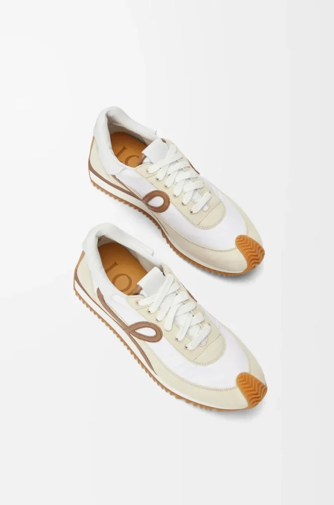 Flow Runner in nylon e pelle scamosciata color cioccolato/quasi ottico