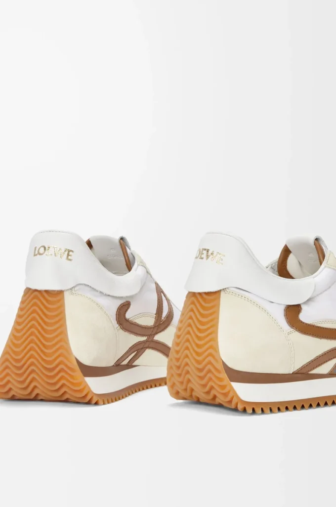 Flow Runner in nylon e pelle scamosciata color cioccolato/quasi ottico