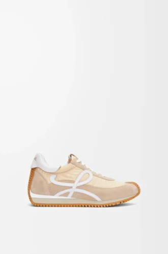 Flow Runner in nylon e pelle scamosciata Light Powder Flow Runner in nylon e pelle scamosciata Light Powder