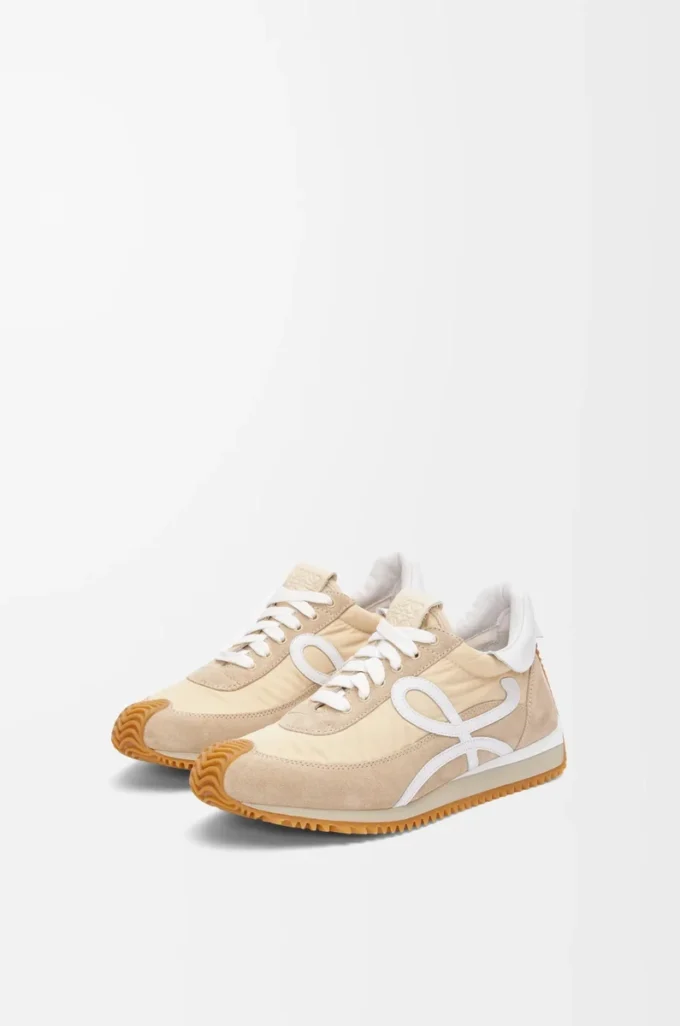 Flow Runner in nylon e pelle scamosciata Light Powder Flow Runner in nylon e pelle scamosciata Light Powder