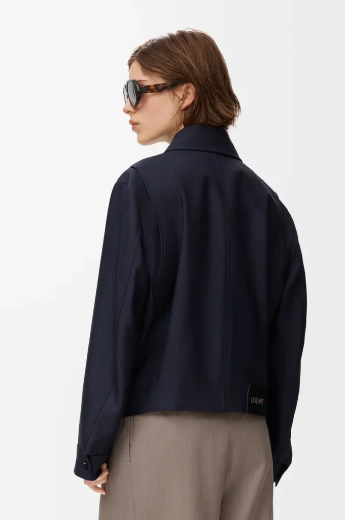 Giacca con cintura in lana e seta blu navy