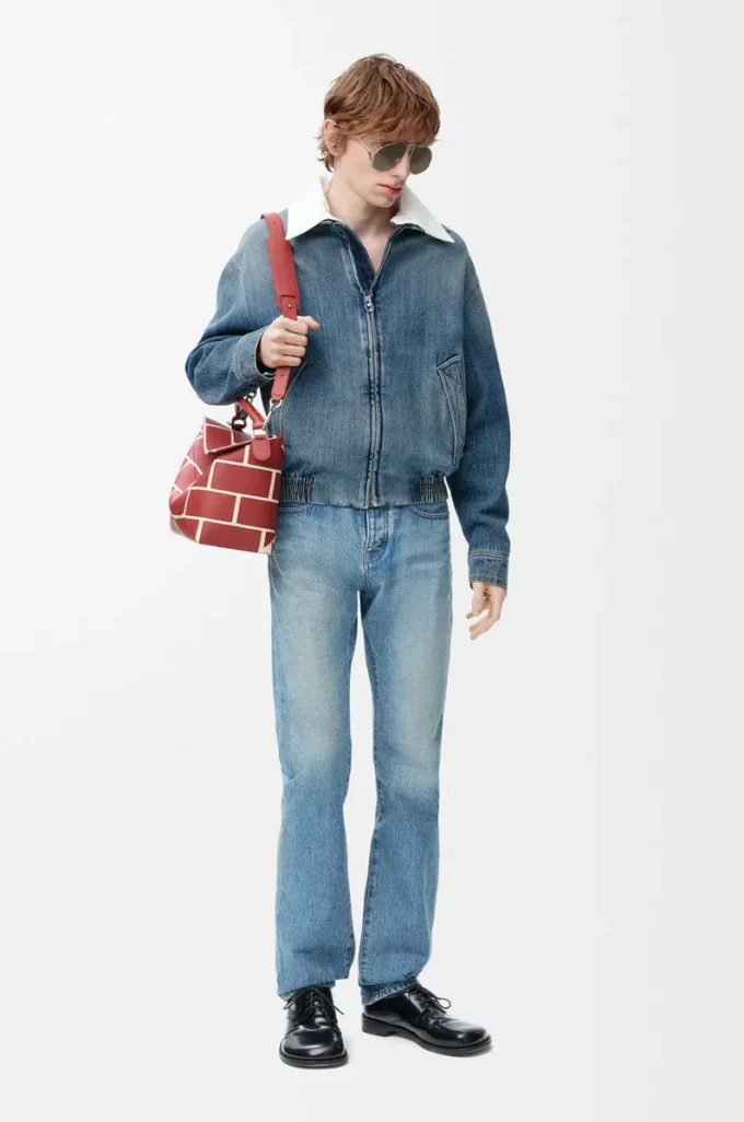 Giacca con zip in denim blu Giacca con zip in denim blu