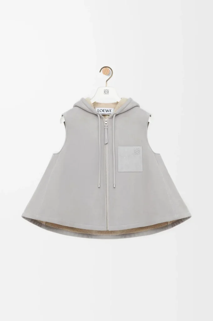 Gilet con cappuccio in shearling grigio melange chiaro