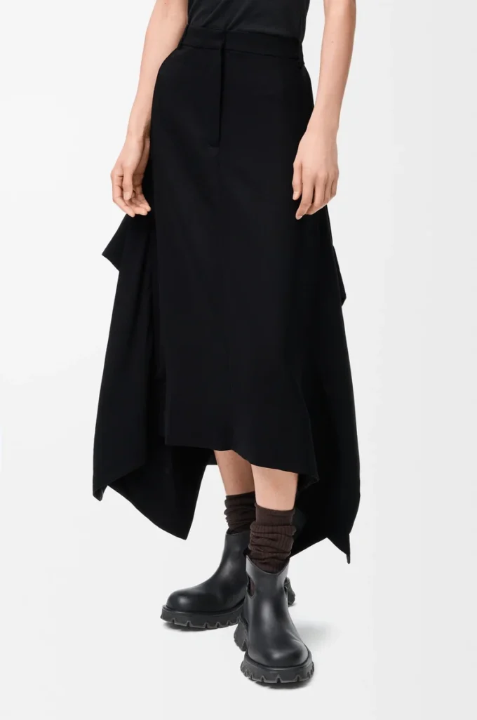 Gonna in viscosa elasticizzata nera Gonna in viscosa elasticizzata nera