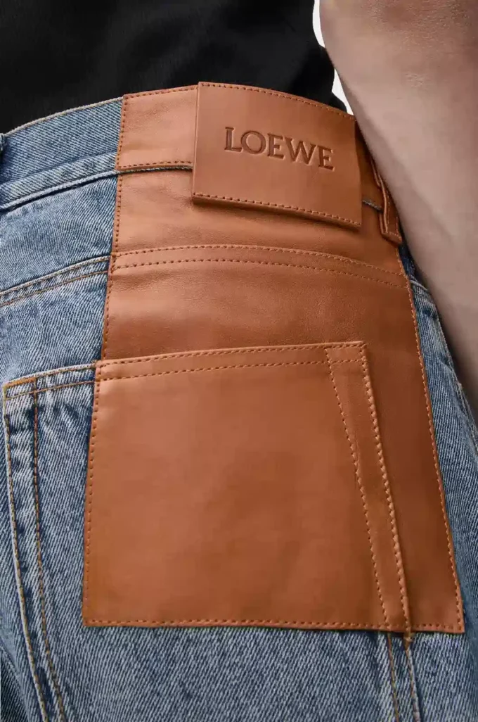 Jeans a gamba dritta in denim blu Jeans a gamba dritta in denim blu