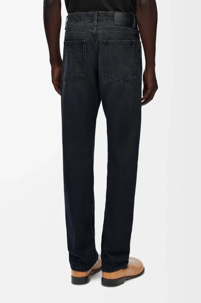 Jeans a gamba dritta in denim nero lavato