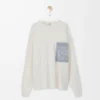 Maglione Anagram con tasca in misto cotone beige/grigio Maglione Anagram con tasca in misto cotone beige/grigio