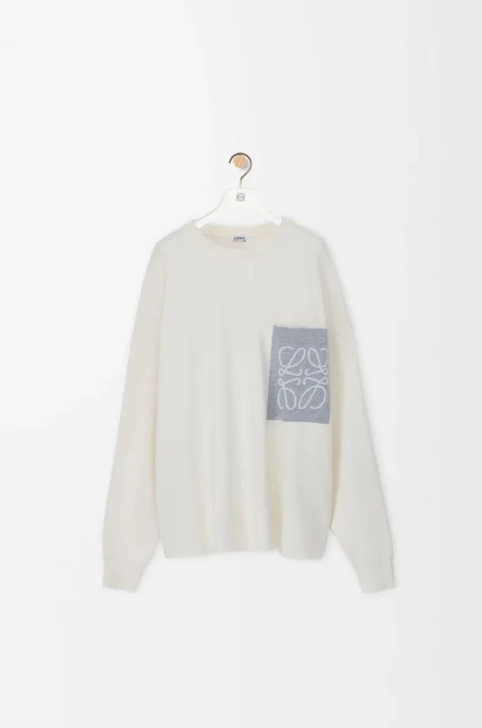 Maglione Anagram con tasca in misto cotone beige/grigio Maglione Anagram con tasca in misto cotone beige/grigio