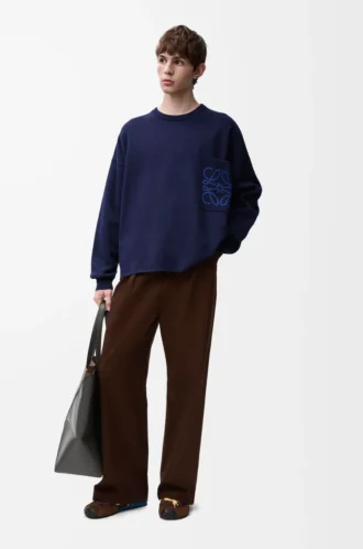 Maglione con tasca Anagram in misto cotone blu navy