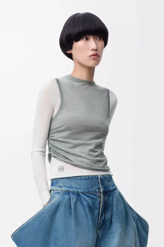 Maglione drappeggiato in cashmere Grigio/Bianco Maglione drappeggiato in cashmere Grigio/Bianco