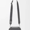 Mini borsa a tracolla per fotocamera in morbida pelle di vitello martellata antracite Mini borsa a tracolla per fotocamera in morbida pelle di vitello martellata antracite